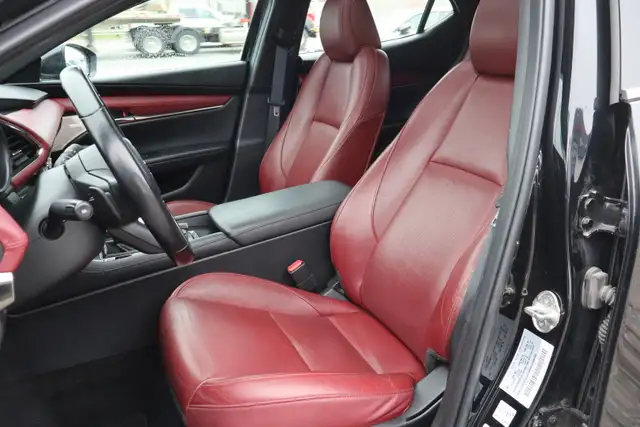 2024 Mazda MAZDA3 - Photo 17