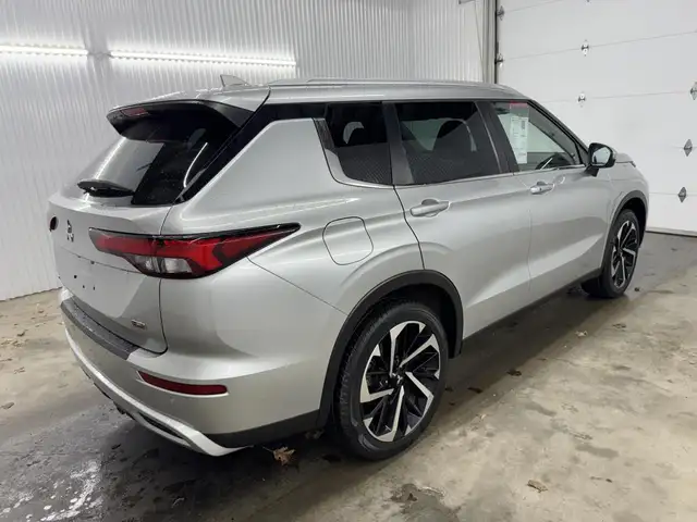 Mitsubishi Outlander Le S-Awc 7 Passagers 2023 a vendre - Photo 11