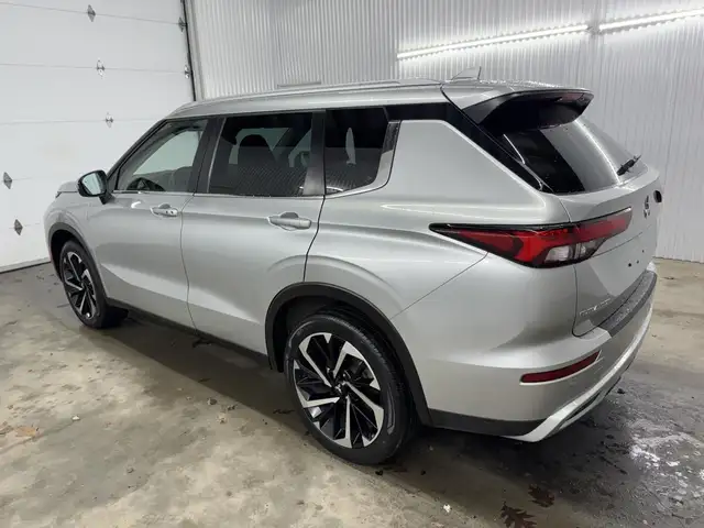 Mitsubishi Outlander Le S-Awc 7 Passagers 2023 a vendre - Photo 13