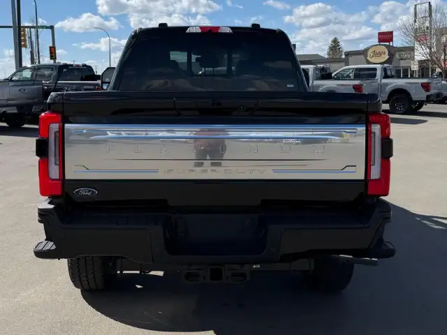 2026 Ford F-350 Platinum - Photo 4