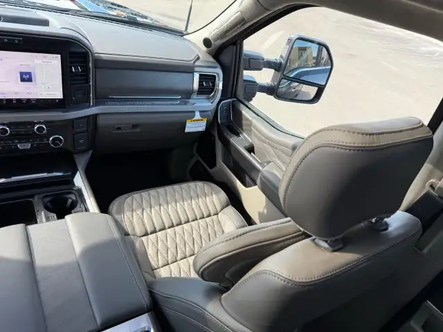 2026 Ford F-350 Platinum - Photo 17