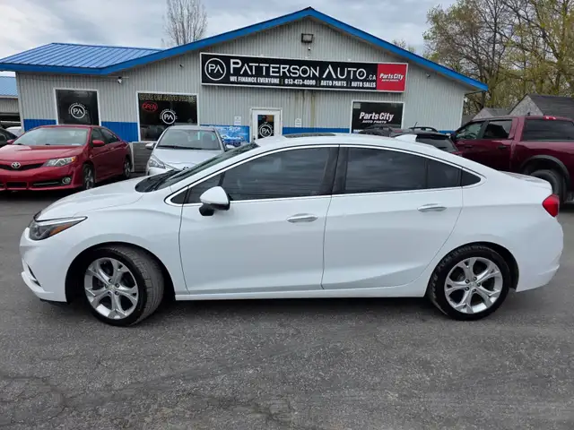 2017 Chevrolet Cruze Premier - Photo 2