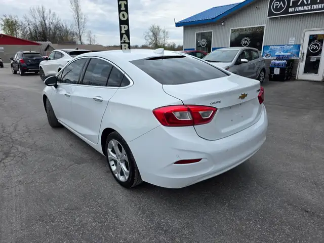 2017 Chevrolet Cruze Premier - Photo 3