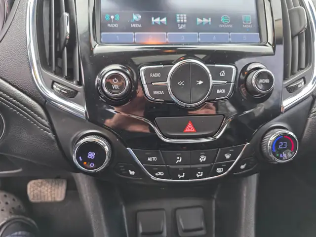 2017 Chevrolet Cruze Premier - Photo 17