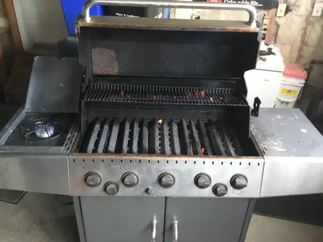 5 BURNER NATURAL GAS BBQ (NOT PROPANE) - Photo 3