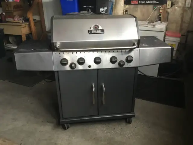 5 BURNER NATURAL GAS BBQ (NOT PROPANE) - Photo 5
