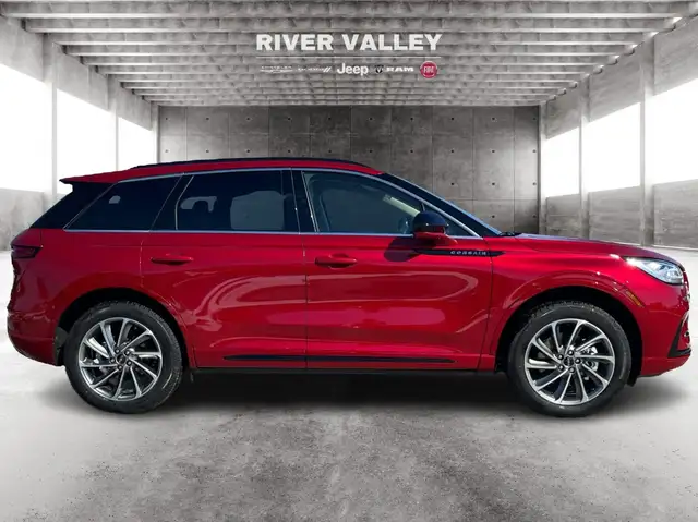2025 Lincoln Corsair - Photo 2