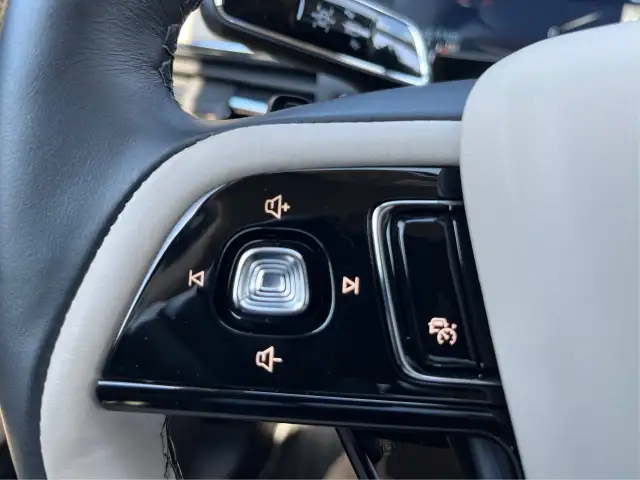 2025 Lincoln Corsair - Photo 37