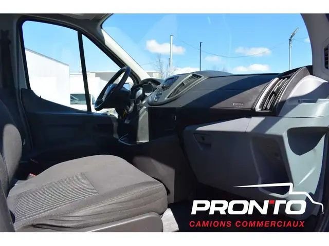 2019 Ford Transit T-250  Cube 12 Pieds  Rampe de Chargement - Photo 9