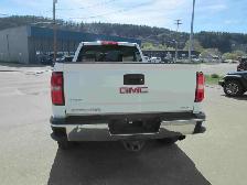 2016 GMC 1 Ton SLE - Photo 4