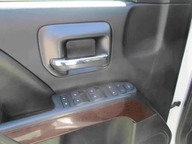 2016 GMC 1 Ton SLE - Photo 7