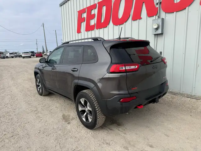 2018 Jeep Cherokee Trailhawk 4WD - Photo 2