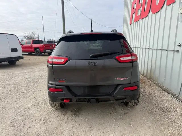 2018 Jeep Cherokee Trailhawk 4WD - Photo 3