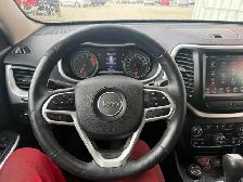 2018 Jeep Cherokee Trailhawk 4WD - Photo 12