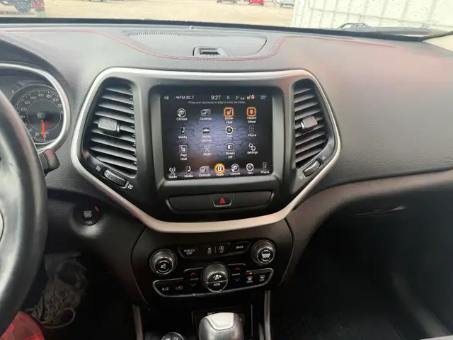 2018 Jeep Cherokee Trailhawk 4WD - Photo 13
