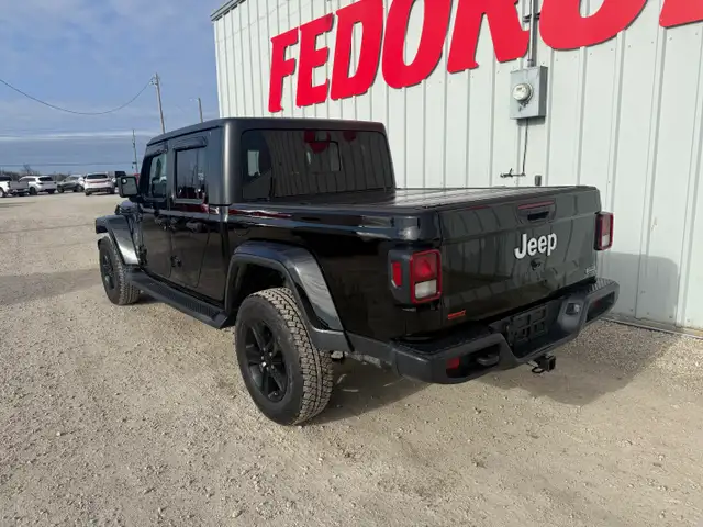 2020 Jeep Gladiator Overland - Photo 2
