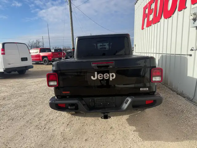 2020 Jeep Gladiator Overland - Photo 3