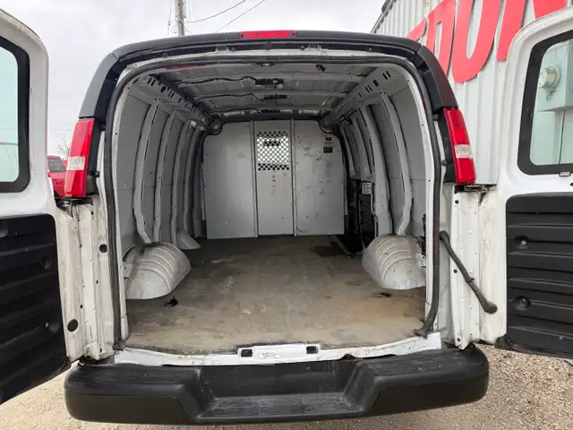 2020 Chevrolet Express 2500 Cargo - Photo 8