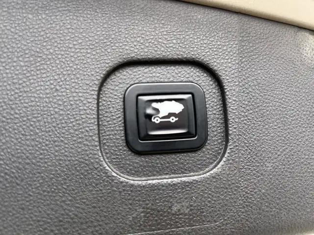 2013 GMC Terrain AWD SLT | No Reported Accidents | Command Start - Photo 28