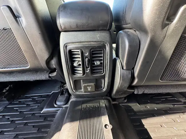 2018 Jeep Grand Cherokee Laredo 4WD | Heated seats | Command sta - Photo 17