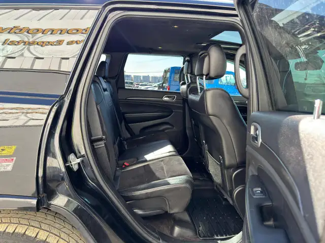 2018 Jeep Grand Cherokee Laredo 4WD | Heated seats | Command sta - Photo 18