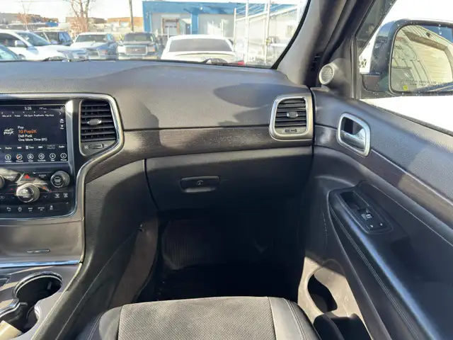 2018 Jeep Grand Cherokee Laredo 4WD | Heated seats | Command sta - Photo 27