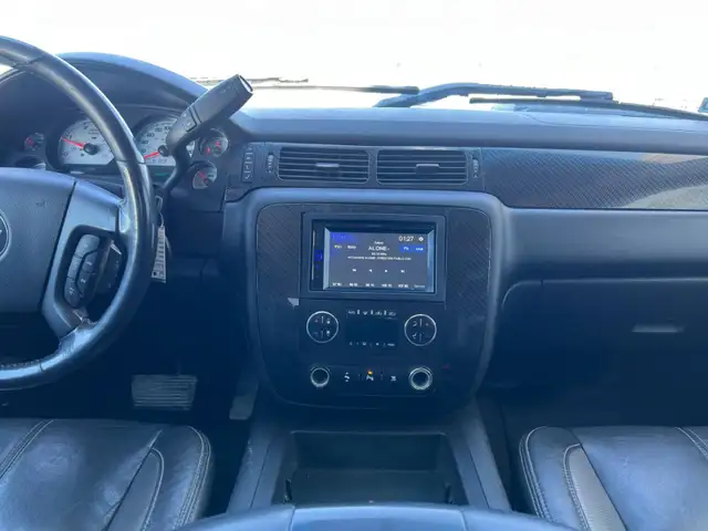 2009 Chevrolet Silverado 2500HD WT Crew Cab 6.6L V8 Diesel | Com - Photo 13