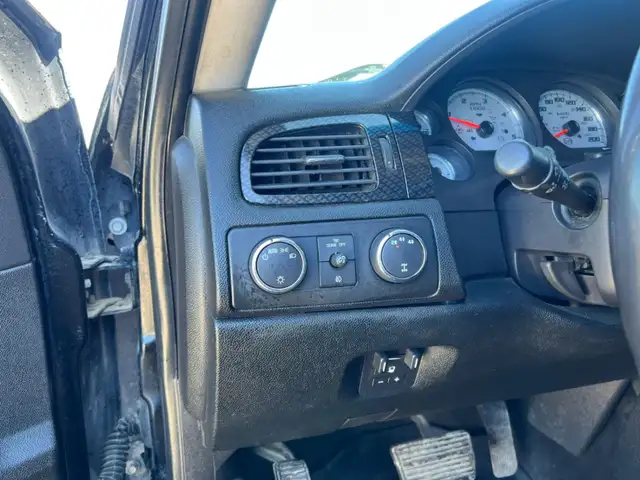 2009 Chevrolet Silverado 2500HD WT Crew Cab 6.6L V8 Diesel | Com - Photo 16