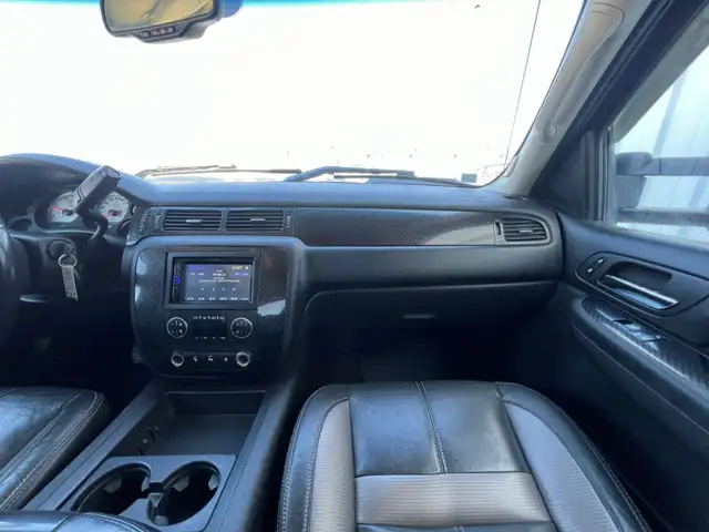 2009 Chevrolet Silverado 2500HD WT Crew Cab 6.6L V8 Diesel | Com - Photo 20