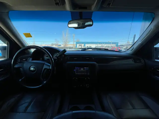 2009 Chevrolet Silverado 2500HD WT Crew Cab 6.6L V8 Diesel | Com - Photo 23