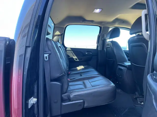 2009 Chevrolet Silverado 2500HD WT Crew Cab 6.6L V8 Diesel | Com - Photo 26