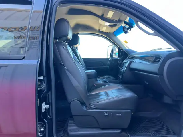 2009 Chevrolet Silverado 2500HD WT Crew Cab 6.6L V8 Diesel | Com - Photo 29