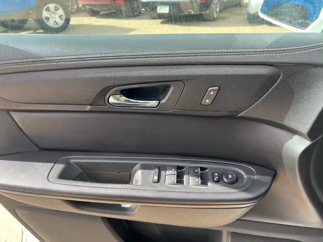 2016 Chevrolet Traverse AWD LT | Command Start | Heated Seats - Photo 14