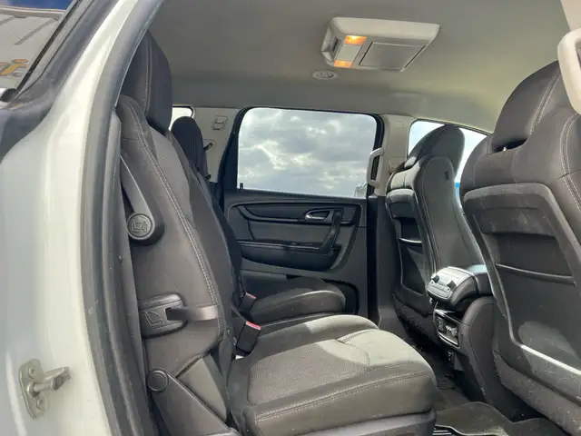 2016 Chevrolet Traverse AWD LT | Command Start | Heated Seats - Photo 16