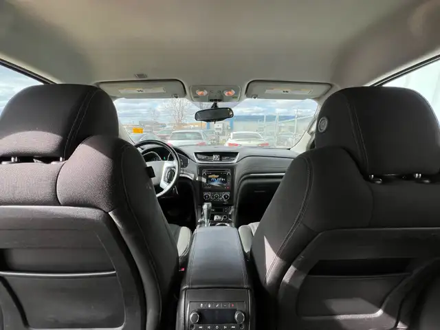 2016 Chevrolet Traverse AWD LT | Command Start | Heated Seats - Photo 17