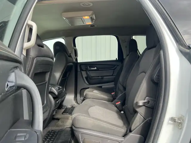 2016 Chevrolet Traverse AWD LT | Command Start | Heated Seats - Photo 18