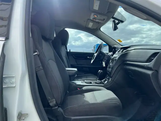 2016 Chevrolet Traverse AWD LT | Command Start | Heated Seats - Photo 21