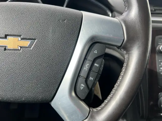 2016 Chevrolet Traverse AWD LT | Command Start | Heated Seats - Photo 28