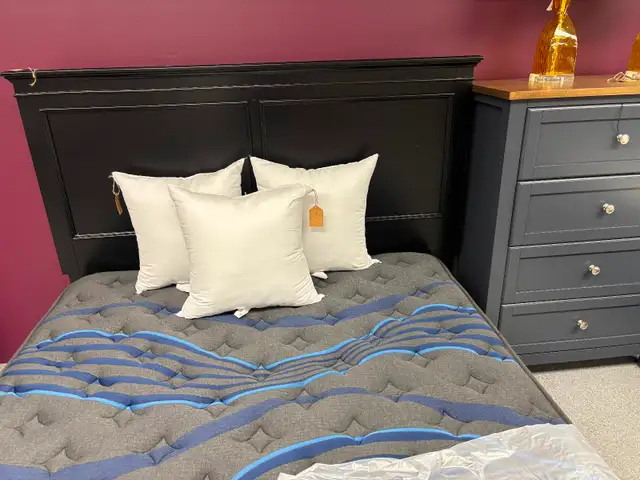ROOM for RENT/off 36/Needham/Lindsay