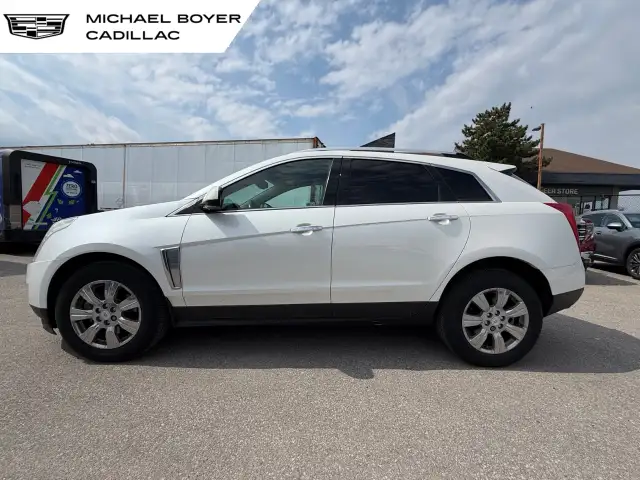 2015 Cadillac SRX - Photo 2