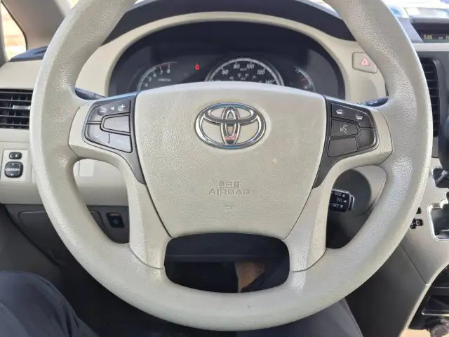 2011 Toyota Sienna - Photo 5