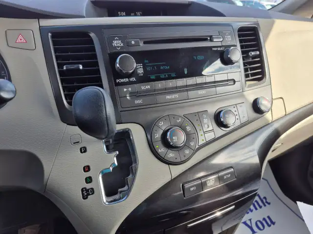 2011 Toyota Sienna - Photo 6