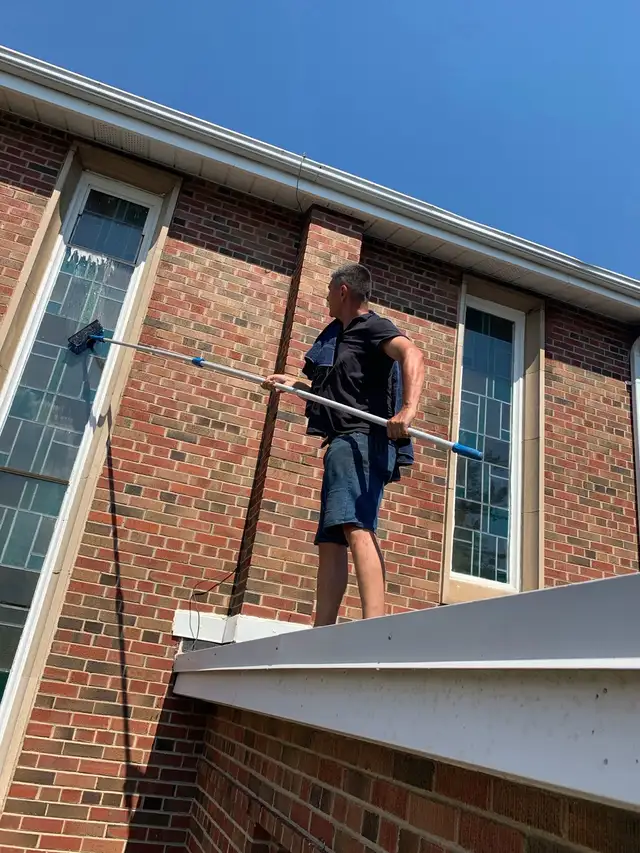 WINDOW & GUTTER CLEANING • PRESSURE WASHING30 YEARS OF E - Photo 5