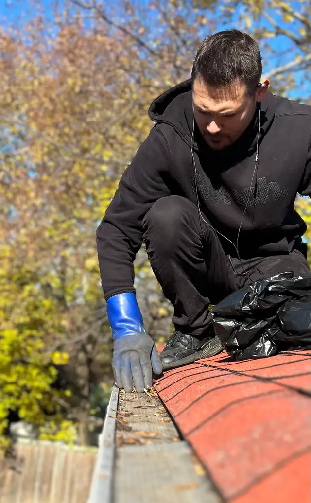 WINDOW & GUTTER CLEANING • PRESSURE WASHING30 YEARS OF E - Photo 10
