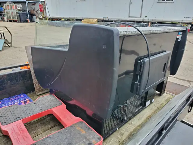IGLOO REFRIGERATION LTD OPEN DISPLAY COOLER $1,500.00 - Photo 7