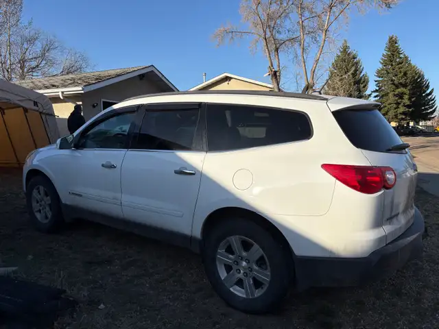 2010 Chevrolet Traverse - Photo 2
