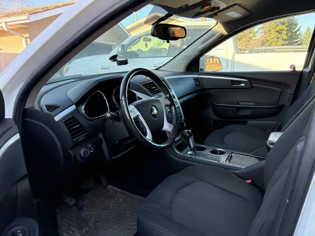 2010 Chevrolet Traverse - Photo 4