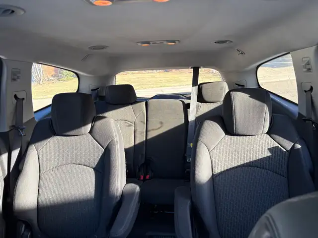 2010 Chevrolet Traverse - Photo 5