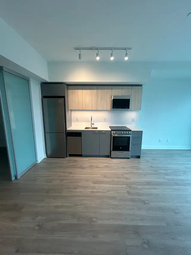 1 Bedroom Apartment | $2025   2 Months Free | Toronto - Photo 3