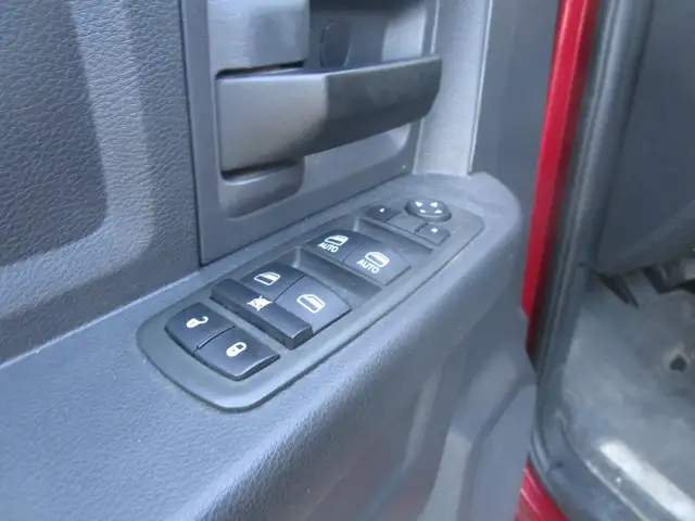 Ram 1500 4WD Quad Cab 140.5' ST inspecte garantie financement ma - Photo 3